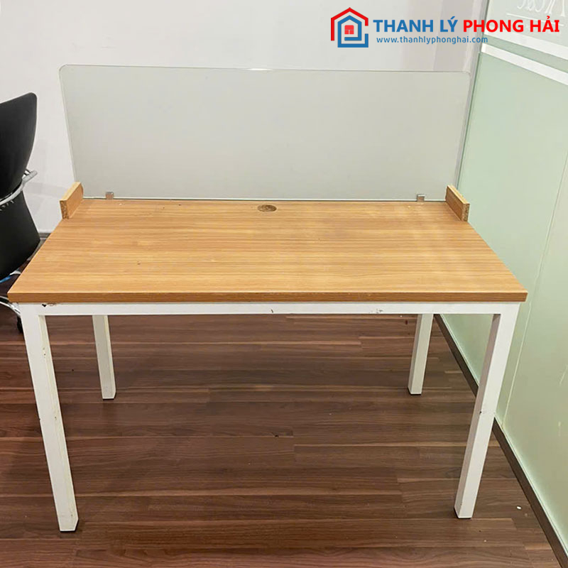 Bàn Làm Việc 1m2 Có Kính Chắn Cũ