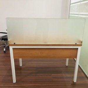 Bàn Làm Việc 1m2 Có Kính Chắn Cũ