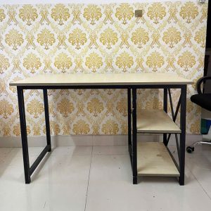Bàn Làm Việc Có Kệ Phụ Chân Sắt 1m2
