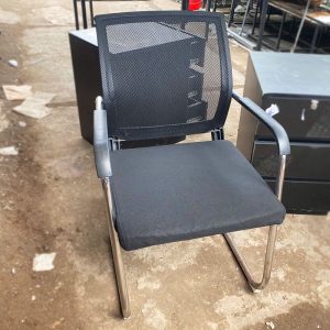 Ghế Văn Phòng Chân Quỳ Lưng Lưới Đen Cao Cấp Cũ