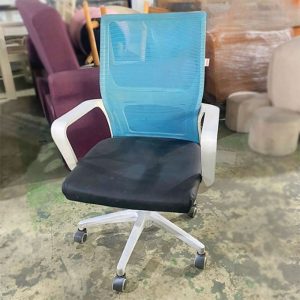 Ghế xoay lưng lưới xanh cũ