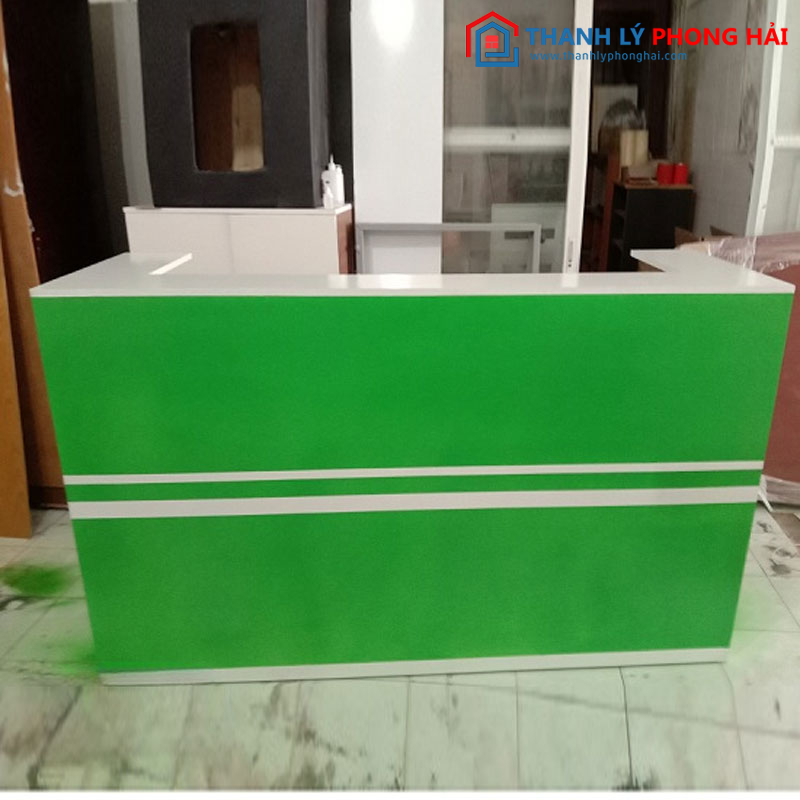 Quầy lễ tân chữ U cũ