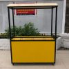 Quầy sắt alu màu vàng cũ thanh lý