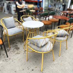 Bộ Bàn Ghế Cafe Vàng Đồng Sang Trọng Mới 99%