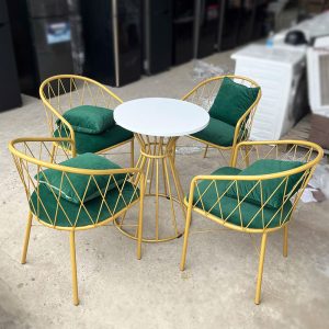 Bộ Bàn Ghế Cafe Vàng Đồng Sang Trọng Mới 99%
