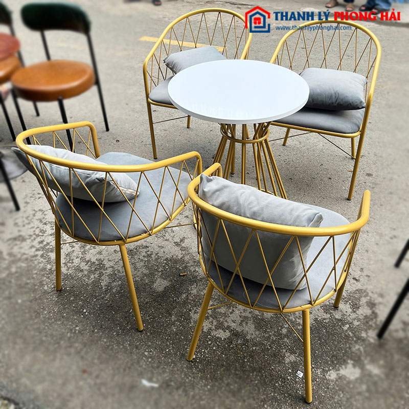 Bộ Bàn Ghế Cafe Vàng Đồng Sang Trọng Mới 99%
