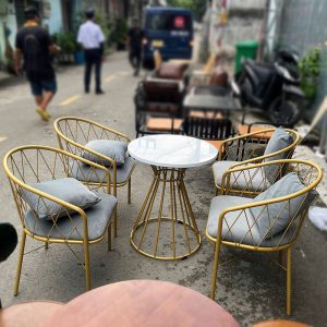 Bộ Bàn Ghế Cafe Vàng Đồng Sang Trọng Mới 99%