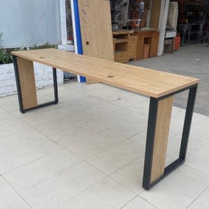 Bàn Làm Việc Chân Sắt Mặt Gỗ 2M Cũ