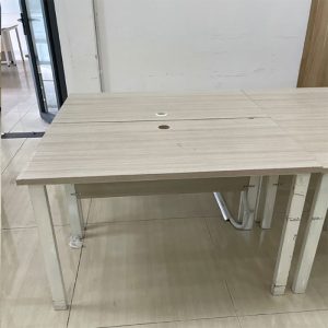 Bàn Làm Việc Có Lỗ Đi Dây 1m2 Cũ