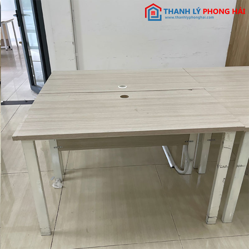 Bàn Làm Việc Có Lỗ Đi Dây 1m2 Cũ