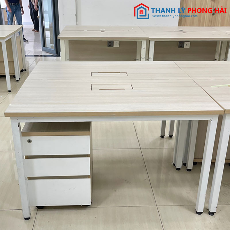 Bàn Làm Việc Có Lỗ Đi Dây 1m2 Cũ