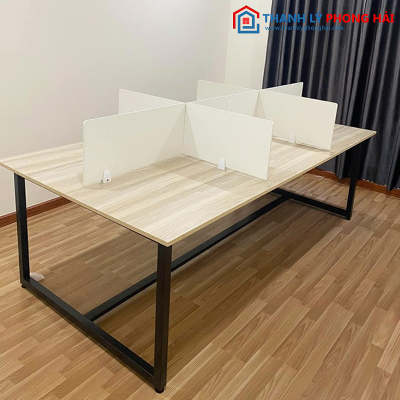 Bàn Làm Việc Nhóm Chân Sắt Có Vách Ngăn