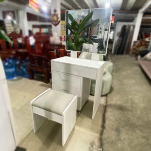 Bàn Trang Điểm Gương Lớn