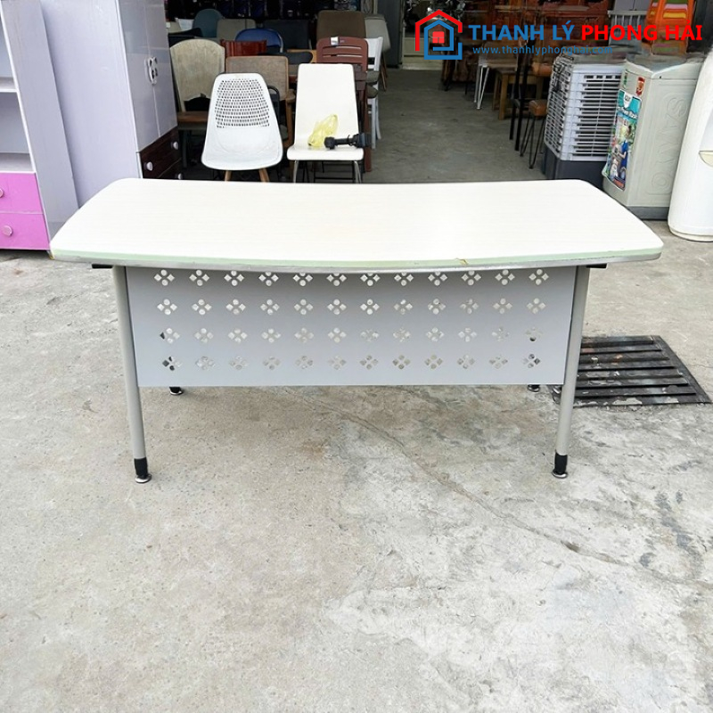Bàn Trưởng Phòng Gỗ Phủ Melamine