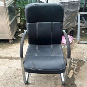 Ghế Chân Quỳ Lưng Trung Bọc Da Cũ