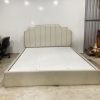 Thanh Lý Giường Bọc Da 1m8 Màu Kem Mới 99%