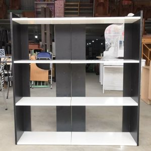 Kệ Trưng Bày Gỗ Công Nghiệp 3