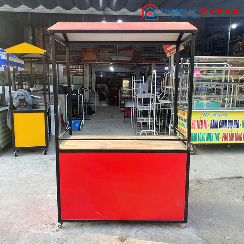 Quầy cafe khung alu cũ màu đỏ