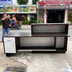 Quầy Lễ Tân Kiểu Dáng Thanh Lịch 2m2 Cũ mặt sau