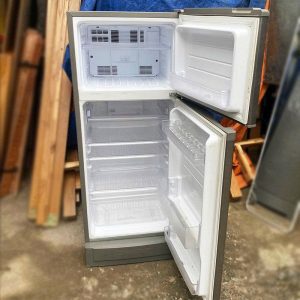 Tủ Lạnh Sharp Màu Xám Bạc 180L 2