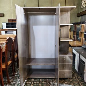 Thanh Lý Tủ Quần Áo Kèm Kệ Trưng Bày 1m25 Mới 99%