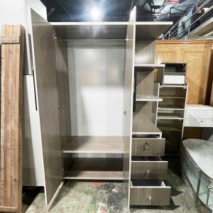Thanh Lý Tủ Quần Áo Kèm Kệ Trưng Bày 1m25 Mới 99%