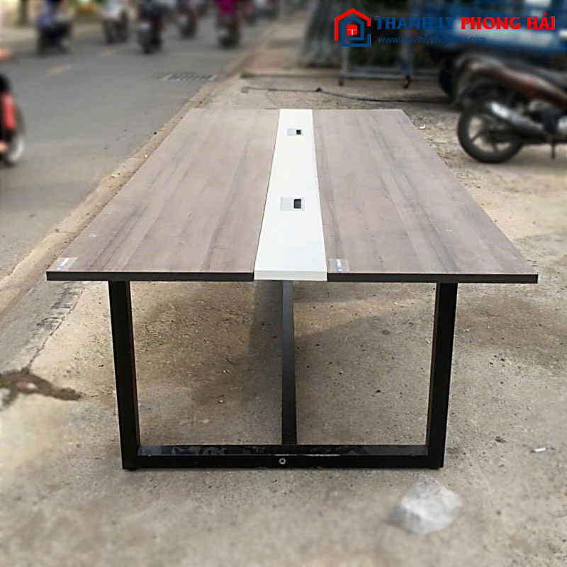 Bàn Họp 2m4 Mặt Gỗ Công Nghiệp Có Lỗ Đi Dây Cũ 2