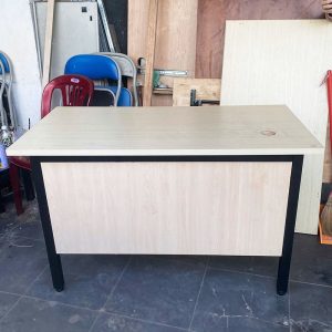 Bàn Làm Việc Cũ 1m2 Mặt Gỗ Chân Sắt Có Yếm