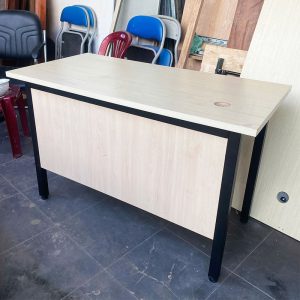 Bàn Làm Việc Cũ 1m2 Mặt Gỗ Chân Sắt Có Yếm