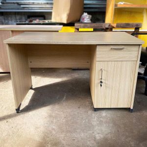 Bàn Làm Việc Gỗ Kèm Hộc 1m2 Cũ 1