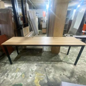 Bàn Làm Việc Khung Sắt Màu Đen 2m2 Cũ 2
