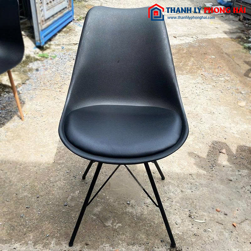 Ghế Eames Đen Khung Sắt Cũ 1