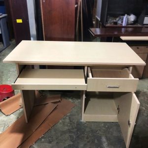 Thanh Lý Bàn Làm Việc 1m2 Có Ngăn Bàn Phím Mới 99%