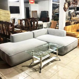 Bộ Sofa Bọc Vải Xám 2m5 Cũ Kèm Bàn Trà Kính
