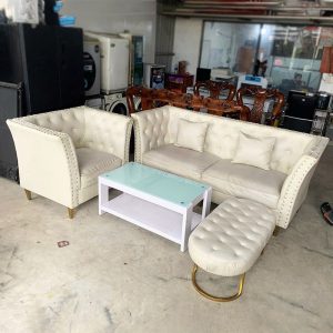 Bộ Sofa Da Màu Trắng Cũ 2m75 Kiểu Đính Nút