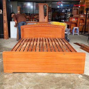 Giường Gỗ Cũ 1m6 Thiết Kế Cổ Điển