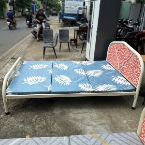 Giường Sắt 1m4 Đầu Bọc Đệm Cũ
