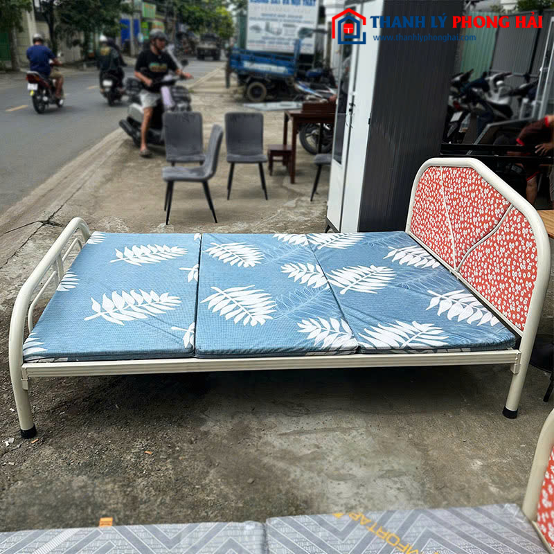 Giường Sắt 1m4 Đầu Bọc Đệm Cũ