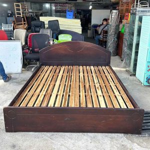 Giường Gỗ Cũ 1m6 Màu Nâu Đậm