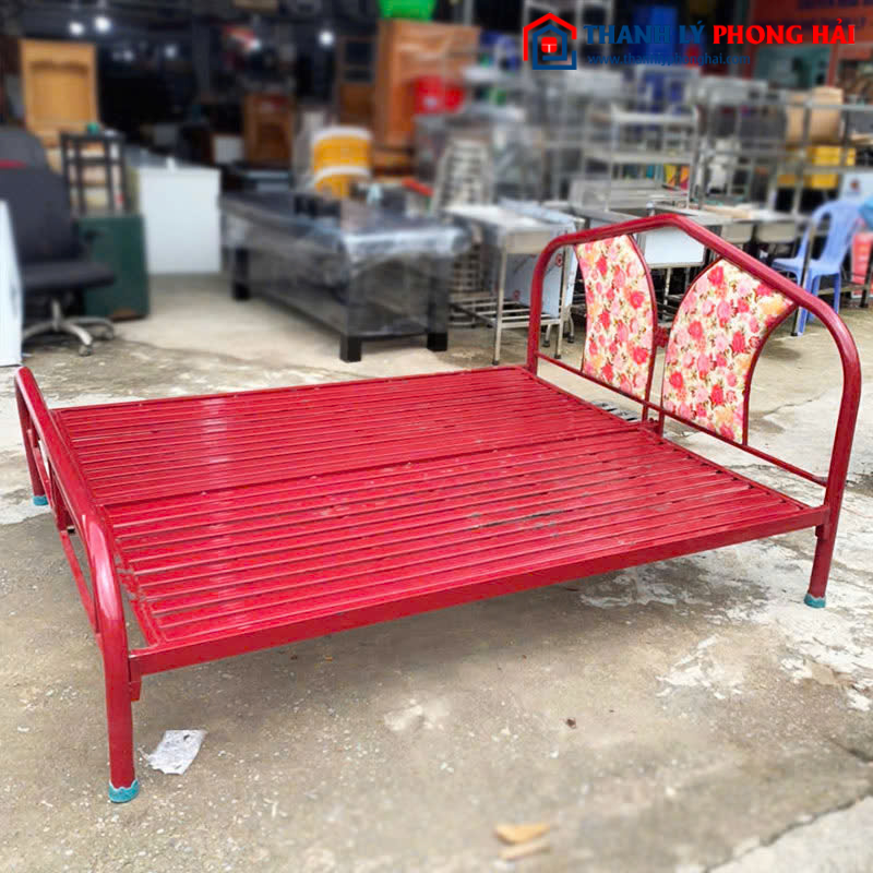 Giường Sắt Cũ 1m6 Màu Đỏ