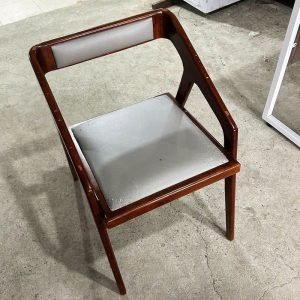 Ghế Hiroshi Bằng Gỗ Nệm Da Cũ