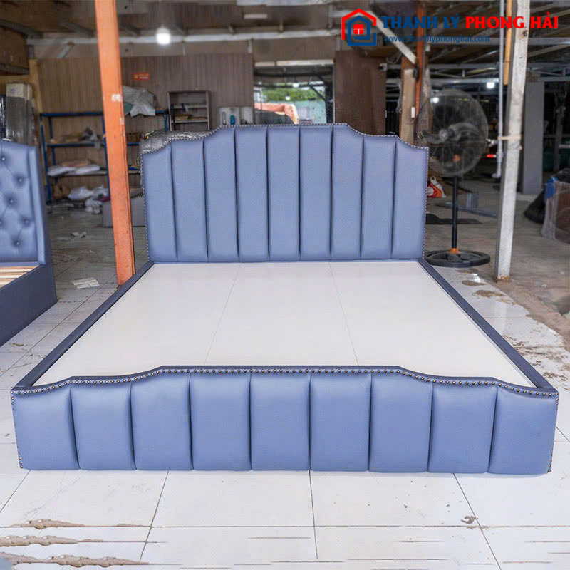 Giường Bọc Da Sọc Hiện Đại Mới 99% (Nhiều Màu)