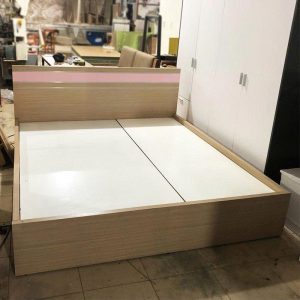 Giường Ngủ Gỗ 1m8 Cũ Màu Be Vân Gỗ