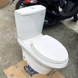 Toilet 2 Khối TOTO Cũ Sử Dụng Ổn Định