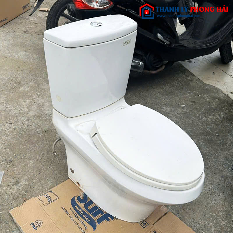 Toilet 2 Khối TOTO Cũ Sử Dụng Ổn Định