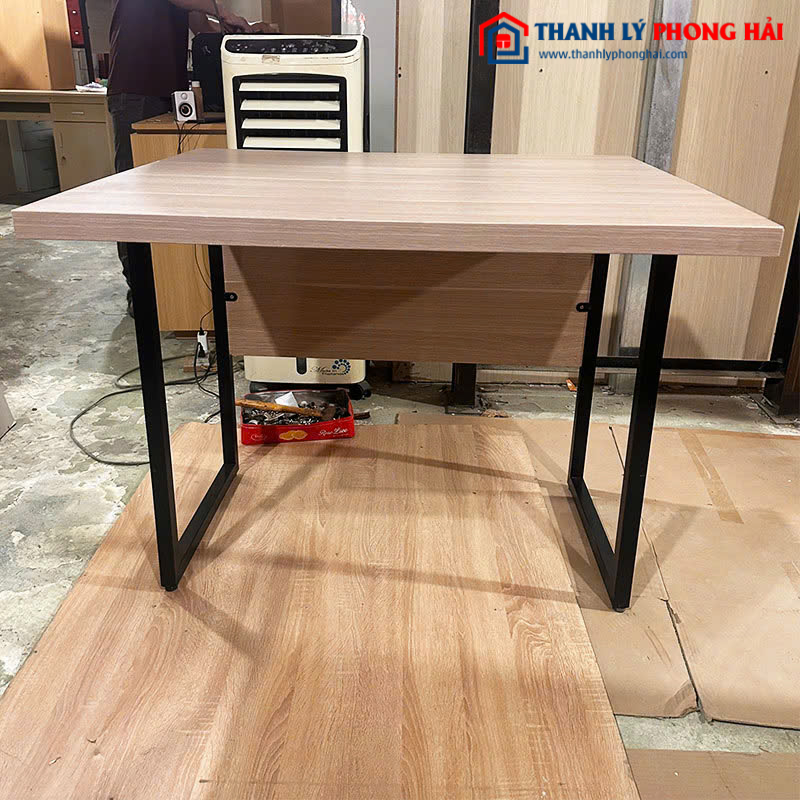 Bàn Làm Việc Gỗ Công Nghiệp Có Bửng Chân Sắt 80cm