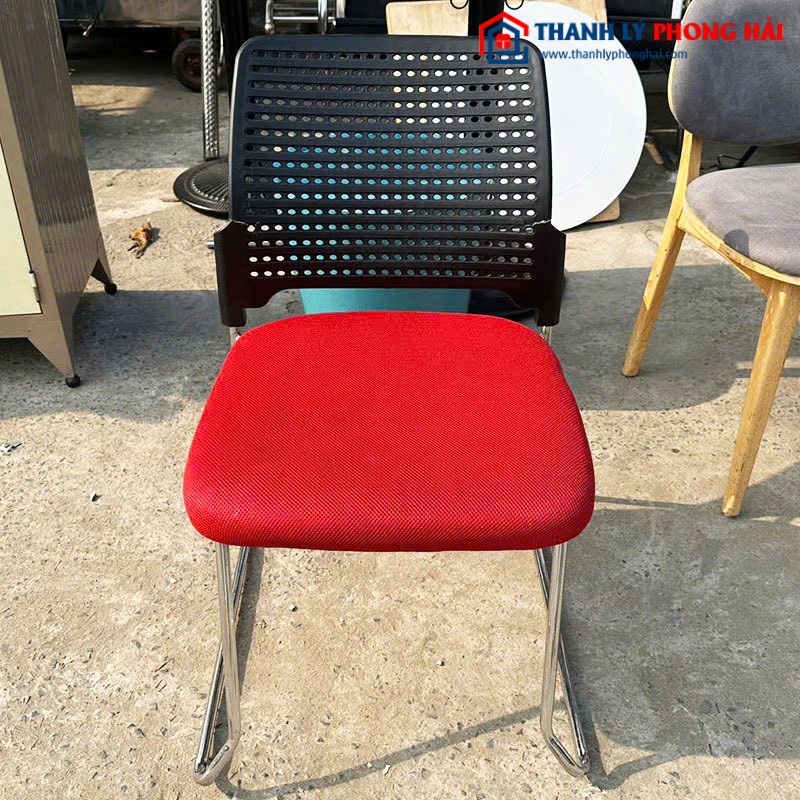 Ghế Chân Quỳ Cũ Lưng Lưới Đệm Đỏ