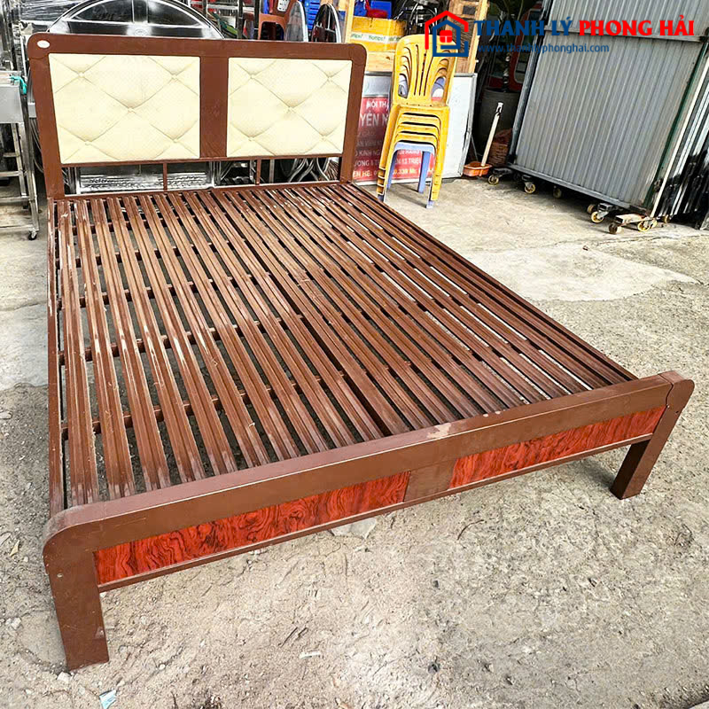 Giường Sắt Cũ Bọc Nệm Đầu Giường 1m6