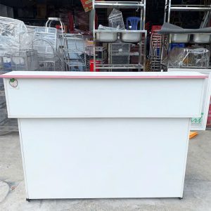 Quầy Lễ Tân Trắng Cũ Phối Hồng 1m5