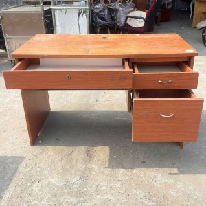 Bàn Làm Việc Cũ 1m2 Gỗ Công Nghiệp Có Hộc Kéo